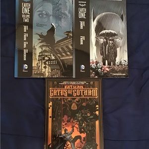 3 Batman trade paperbacks